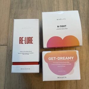 MAËLYS Skincare Set - Red and White